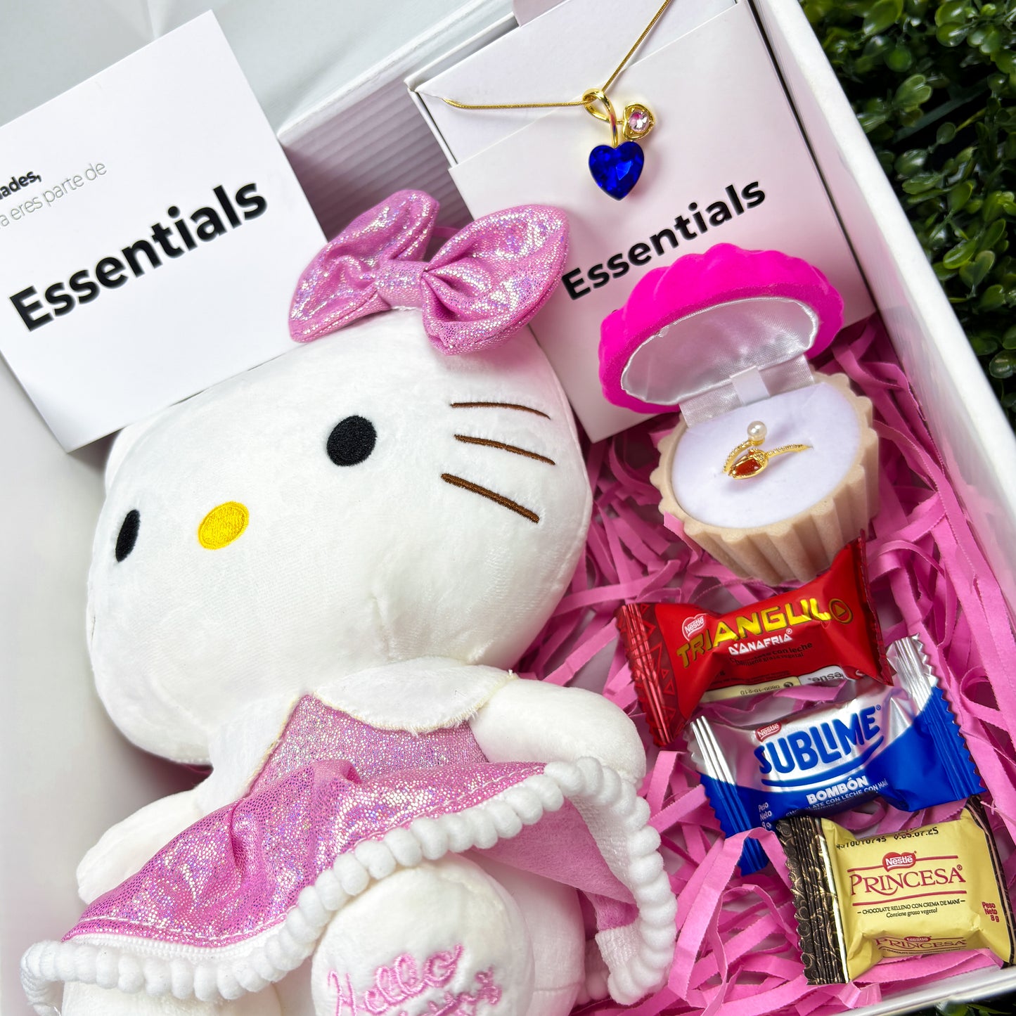 BOX Hello Kitty Essentials