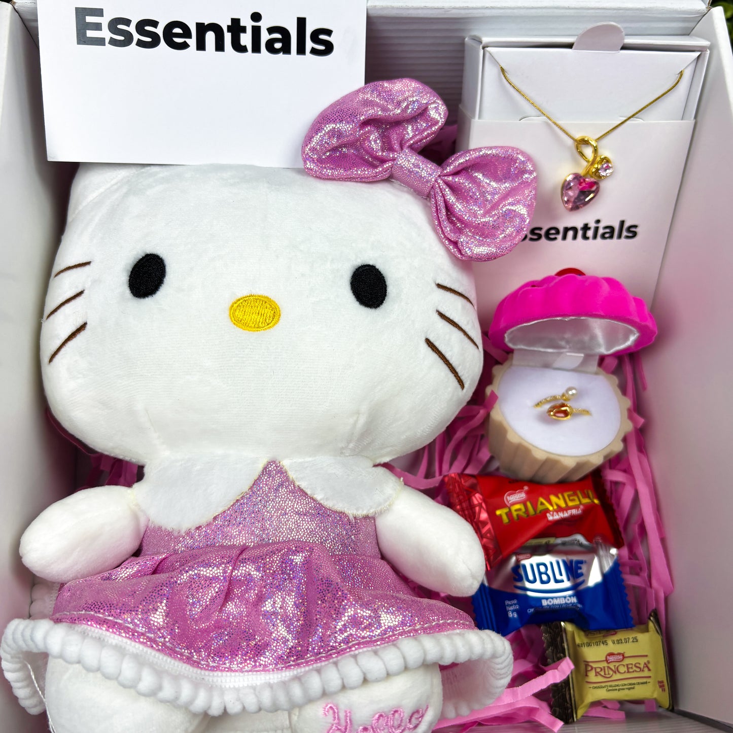 BOX Hello Kitty Essentials