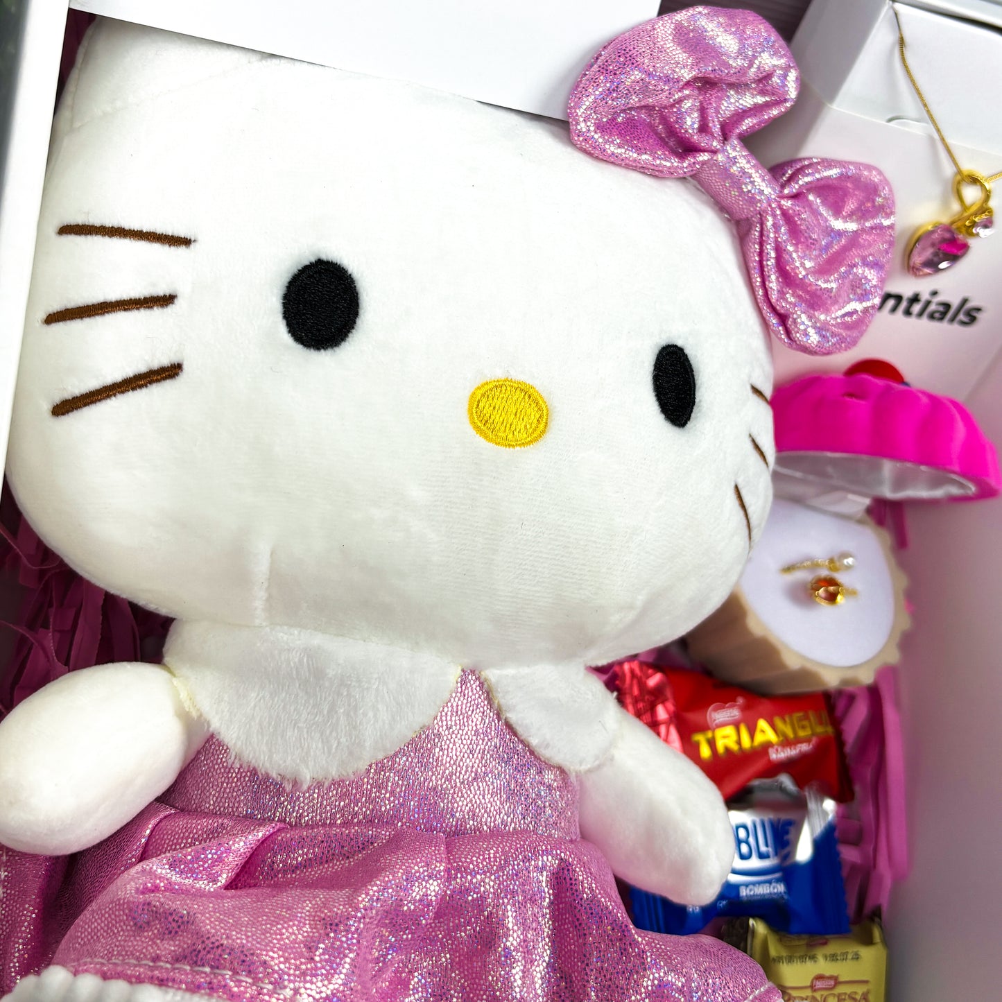 BOX Hello Kitty Essentials